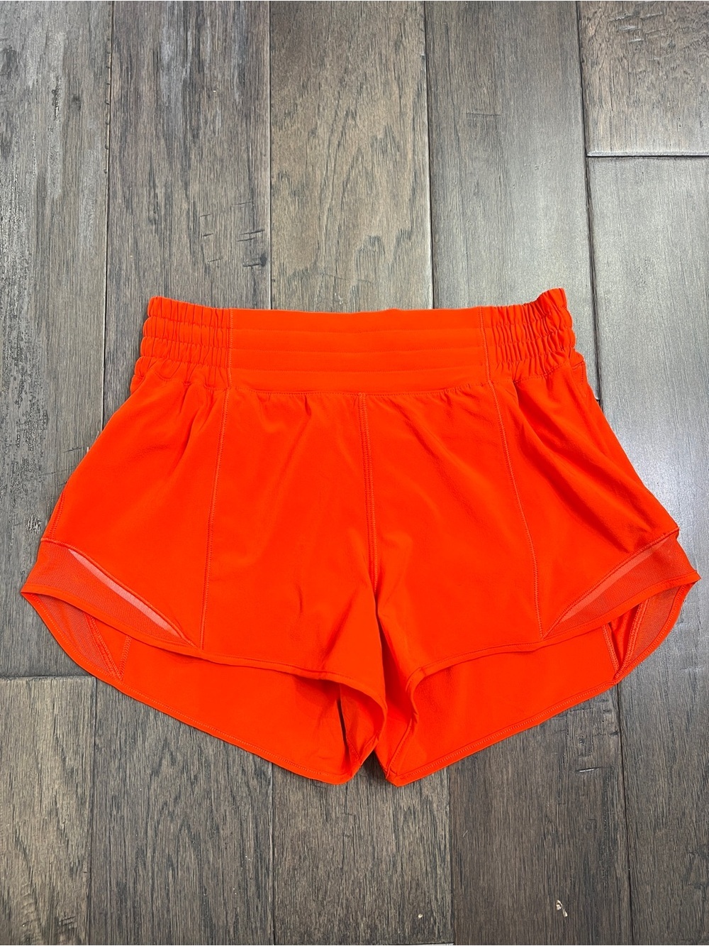 Lululemon NEW Hotty Hot High-Rise Lined Short 2.5" Cherry Ember Size 6